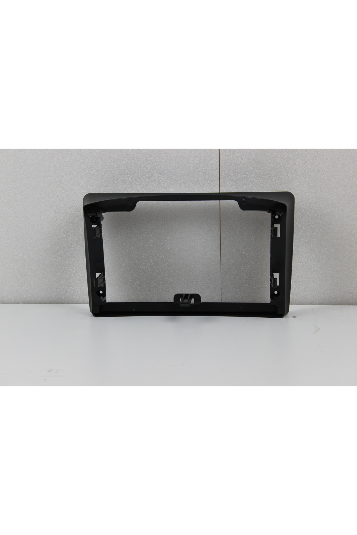 KİA SORENTO 2002-2006 MODEL Uyumlu 9İNÇ 2GB RAM 32GB HAFIZA CARPLAYLİ KAMERALI